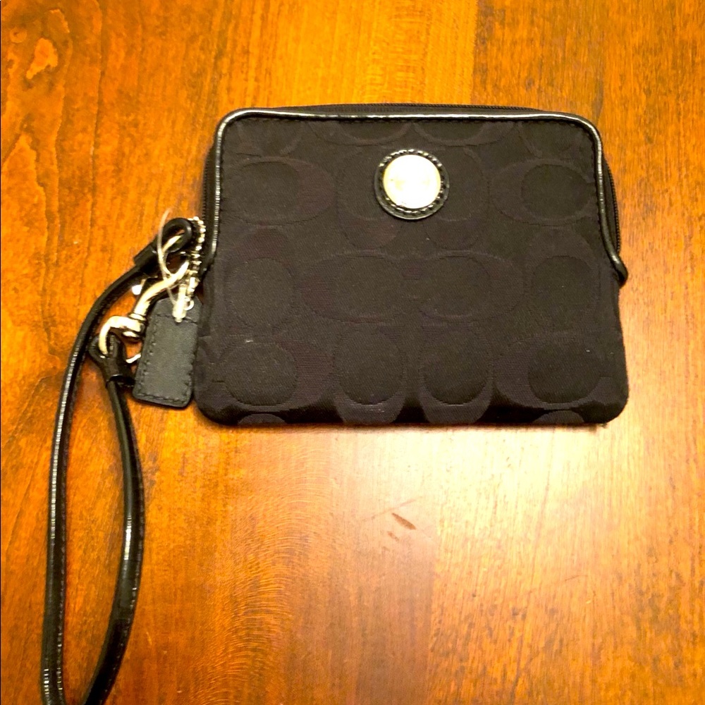 NWOT Coach Wristlet black
